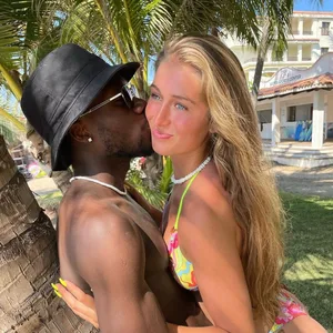 Alphonso Davies und Jordyn Huitema