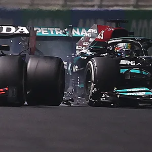 Formel-1-Crash von Max Verstappen und Lewis Hamilton