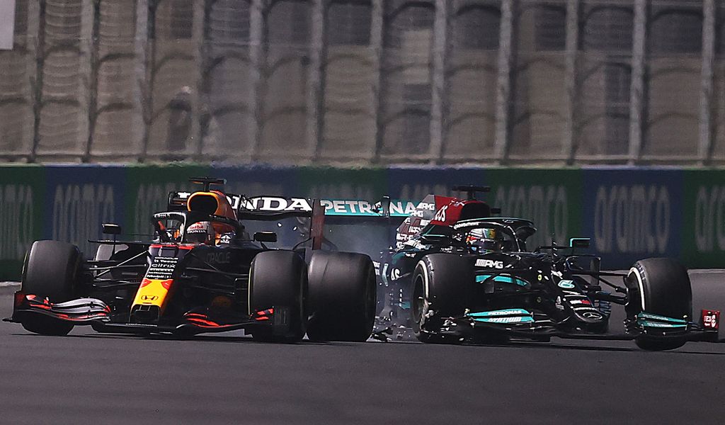 Formel-1-Crash von Max Verstappen und Lewis Hamilton