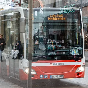 Hochbahn-Bus auf der Mönckebergstraße