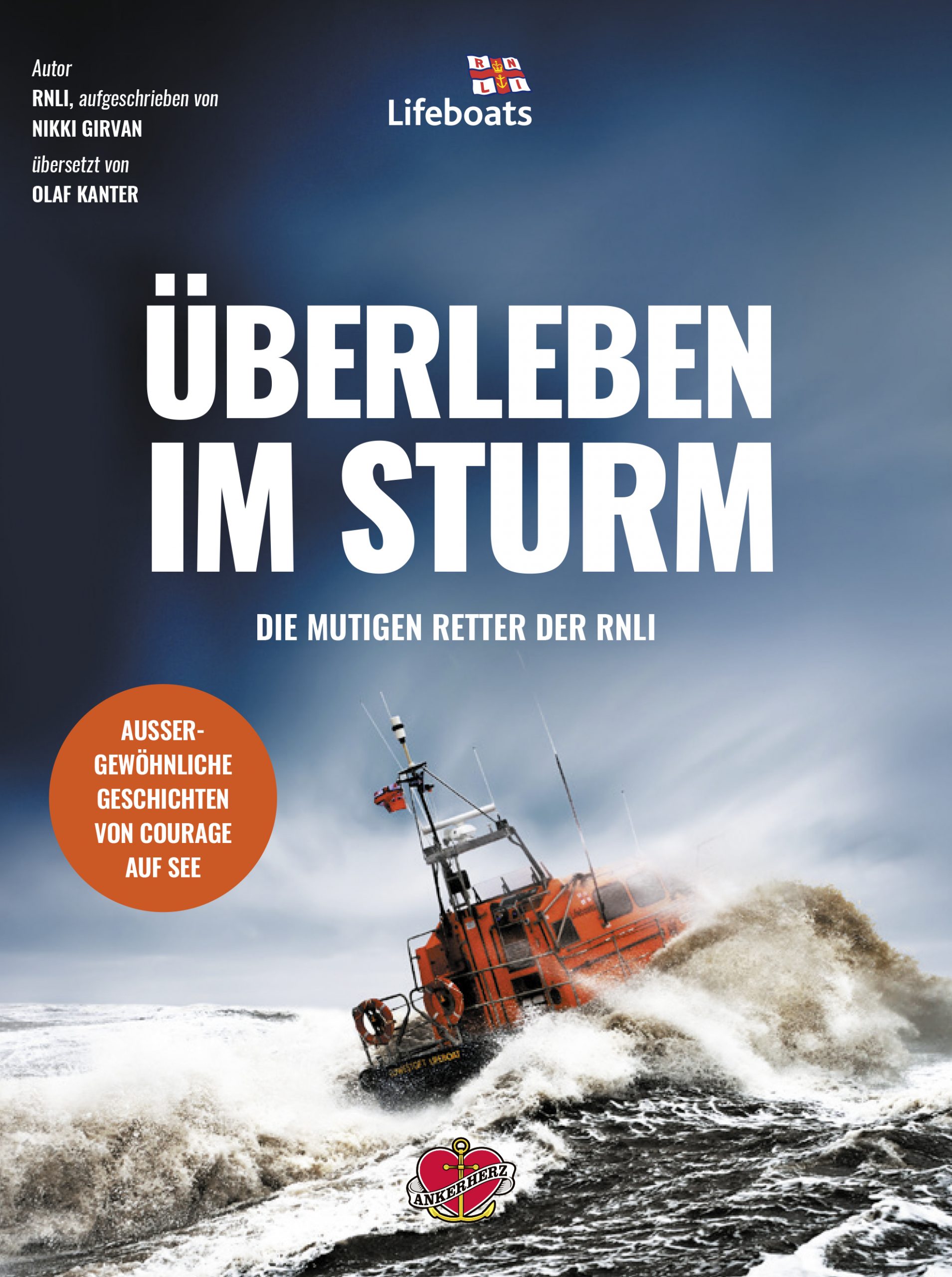 Das Buchcover von „Überleben im Sturm“ zeigt ein Boot der Seenotrettung in hohen Wellen