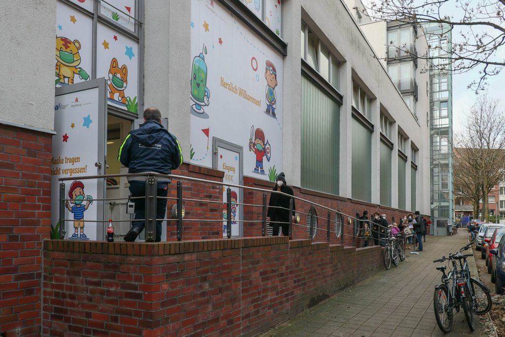 Kinder-Impfzentrum in der Sporthalle Pasmannstrasse