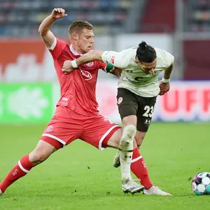 Hennings, Paqarada, St. Pauli