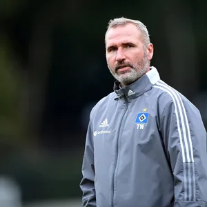 Tim Walter fühlt sich beim HSV und in Hamburg sehr wohl.