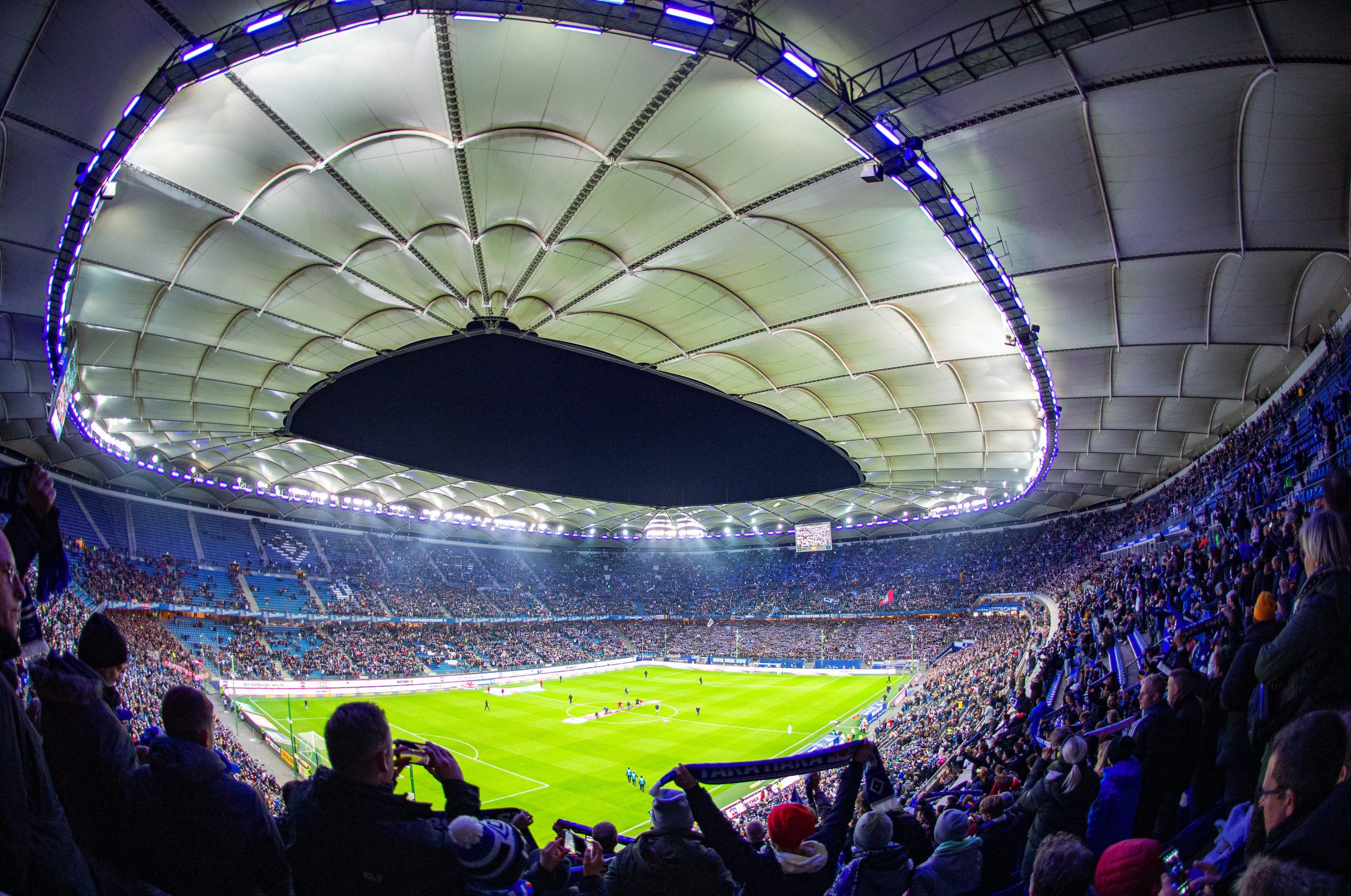 Zu den kommenden Heimspielen gegen Rostock und Schalke dürfen jeweils nur noch 15.000 Zuschauer in das Volksparkstadion.