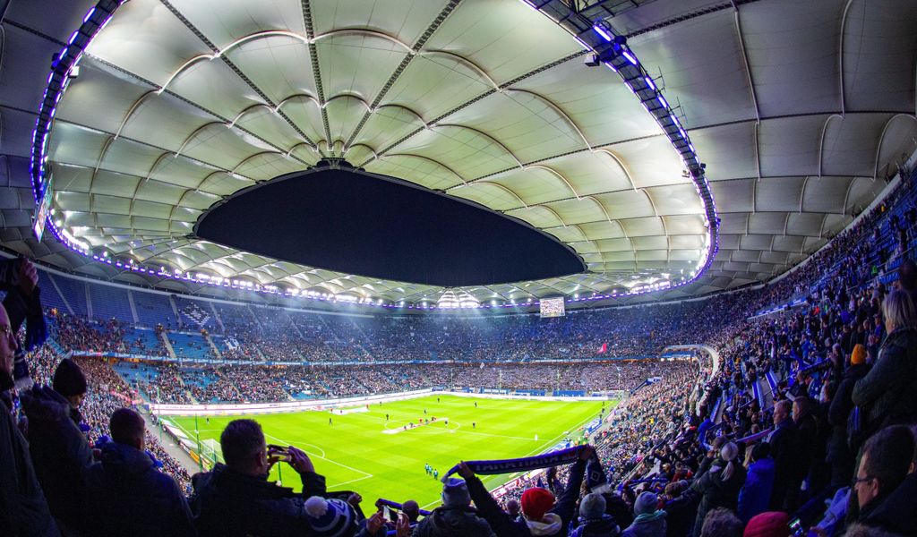 Zu den kommenden Heimspielen gegen Rostock und Schalke dürfen jeweils nur noch 15.000 Zuschauer in das Volksparkstadion.