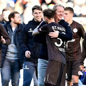 Schultz, Jubel, St. Pauli