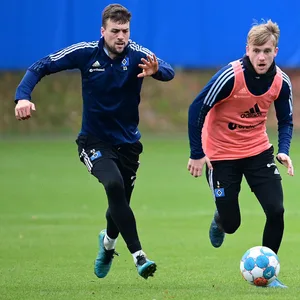 Jonas Meffert und Tommy Doyle im HSV-Training