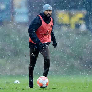 Schneetreiben wie beim St. Pauli-Training am Dienstag wäre Daniel-Kofi Kyereh beim Afrika-Cup wohl nicht ausgesetzt.
