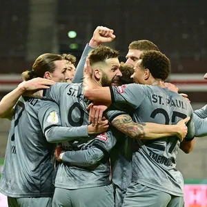 St. Pauli jubelt gegen Borussia Dortmund