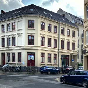 Im ältesten Wohnhaus des Viertels hatte Julius Adolf Petersen, bekannt als „Lord von Barmbeck“, eine Kneipe.