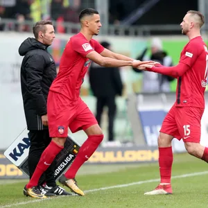 In Heidenheim spielten HSV-Stürmer Robert Glatzel (l.) und Rostock-Angreifer John Verhoek in einer Mannschaft.