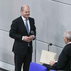 Scholz schwört