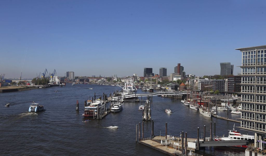 Ein Blick über Hamburg und den Hafen