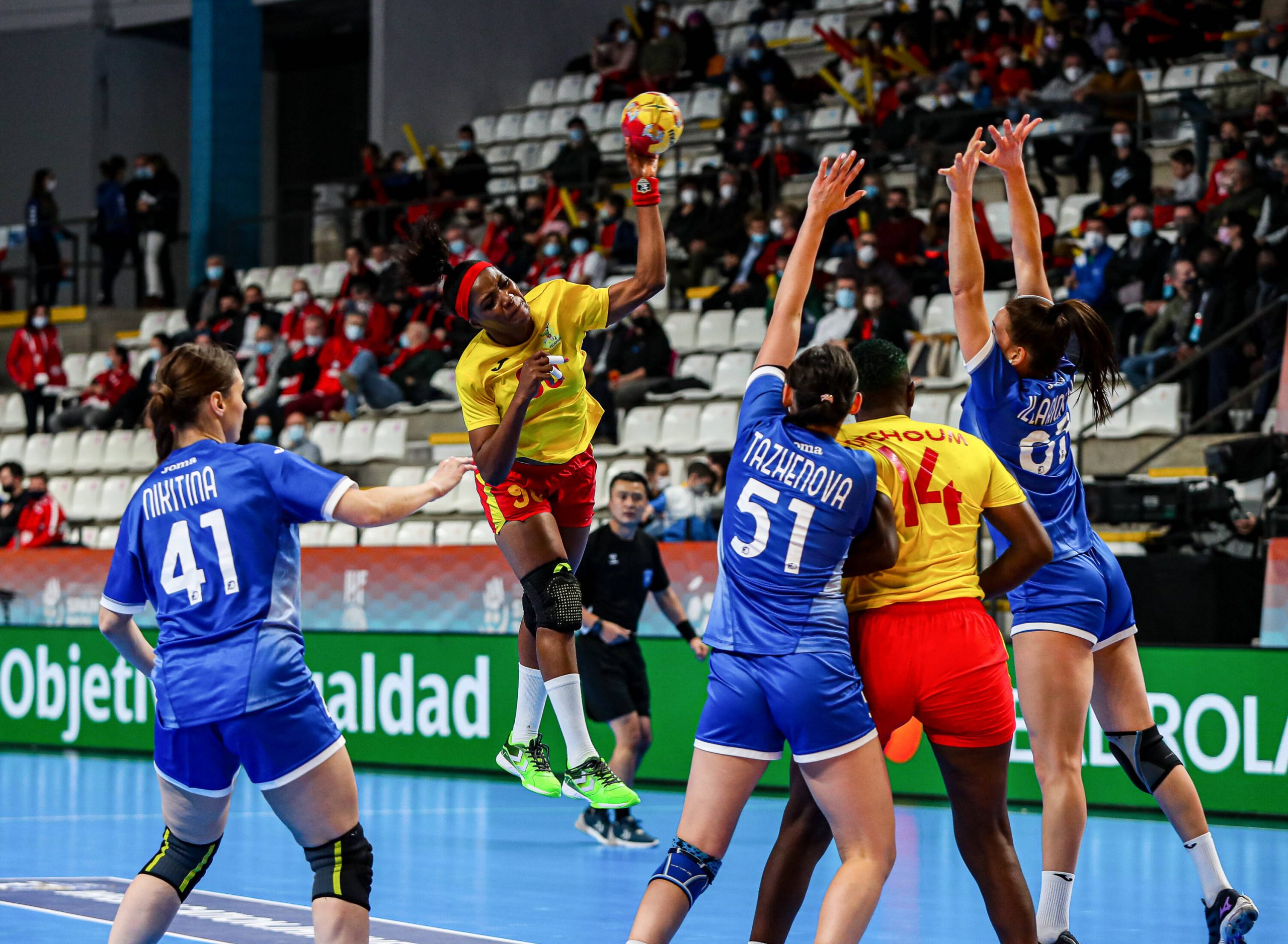 Kamerun-Handballerin Jodelle Clarisse Madjoufang