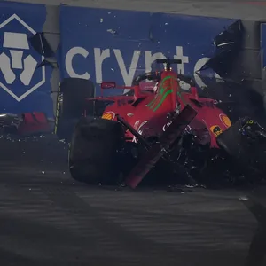 Der demolierte Formel-1-Wagen von Charles Leclerc