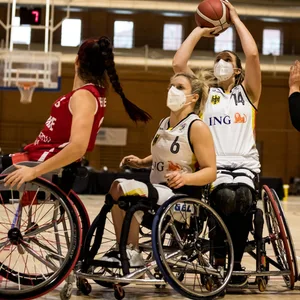 Deutsche Rollstuhlbasketballerinnen gegen Türkei
