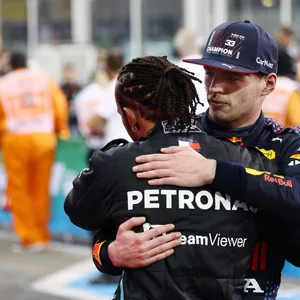 Lewis Hamilton und Max Verstappen