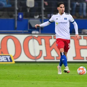 Ludovit Reis ist zurzeit in der ersten Elf des HSV gesetzt.
