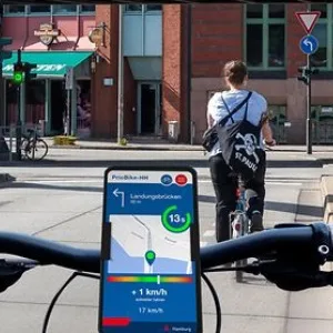 Auf der App PrioBike können Radfahrende die Dauer der aktuellen Ampel-Grünphase erkennen.