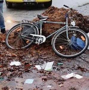 Ein Notarzt musste den Radfahrer reanimieren.