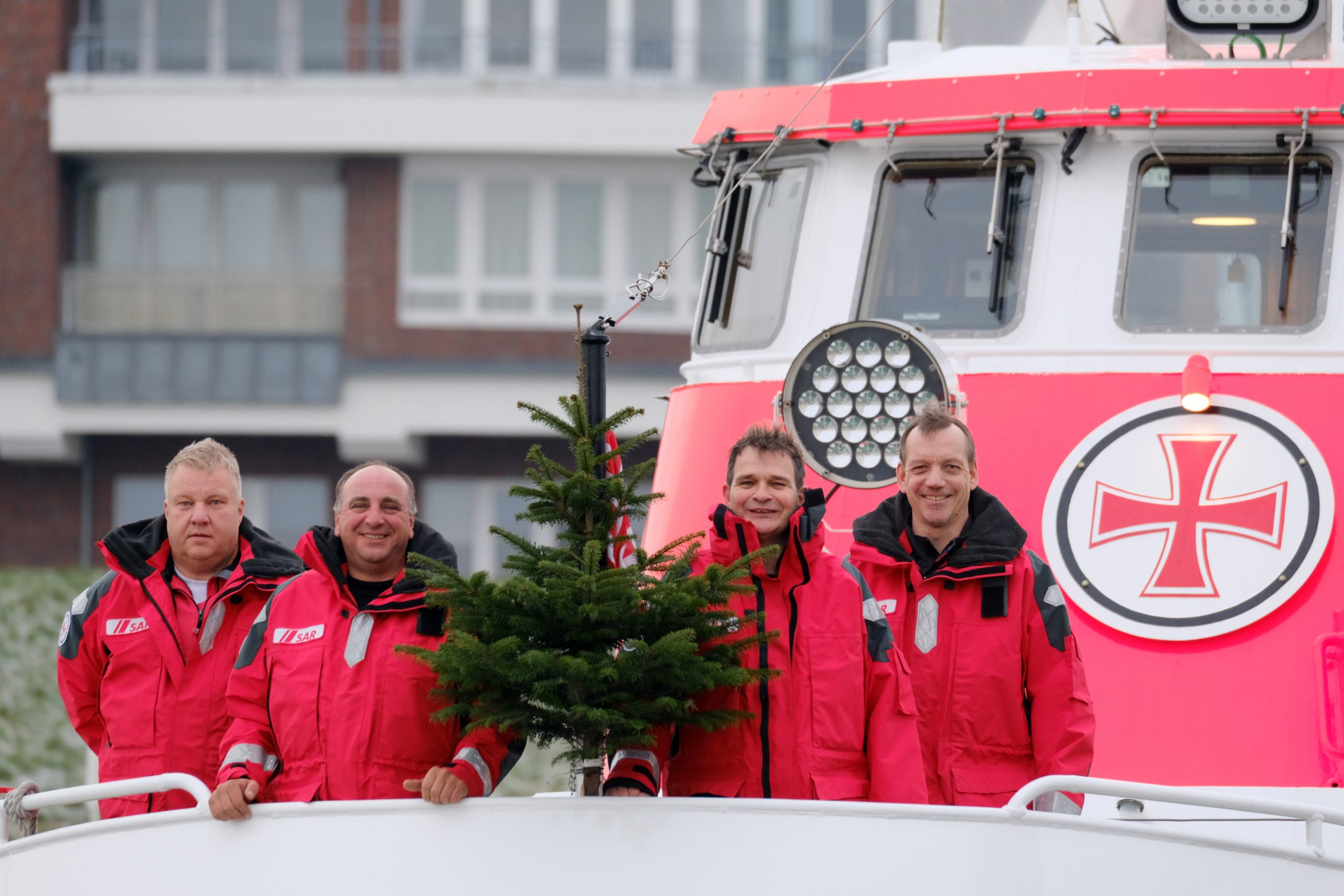 Die Crew des Seenotrettungskreuzers „Hans Hackmack“ ist auch an Weihnachten allzeit für einen Einsatz bereit.