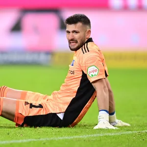 Daniel Heuer Fernandes gegen St. Pauli