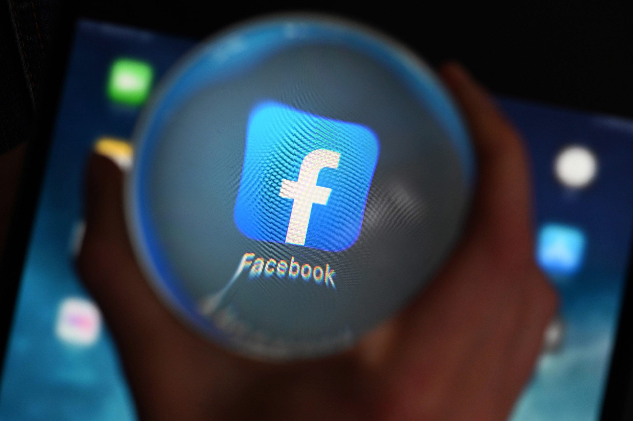 Facebook-Nutzer sollen Klarnamen benutzen – eine Maßnahme gegen Hass und Mobbing im Netz.