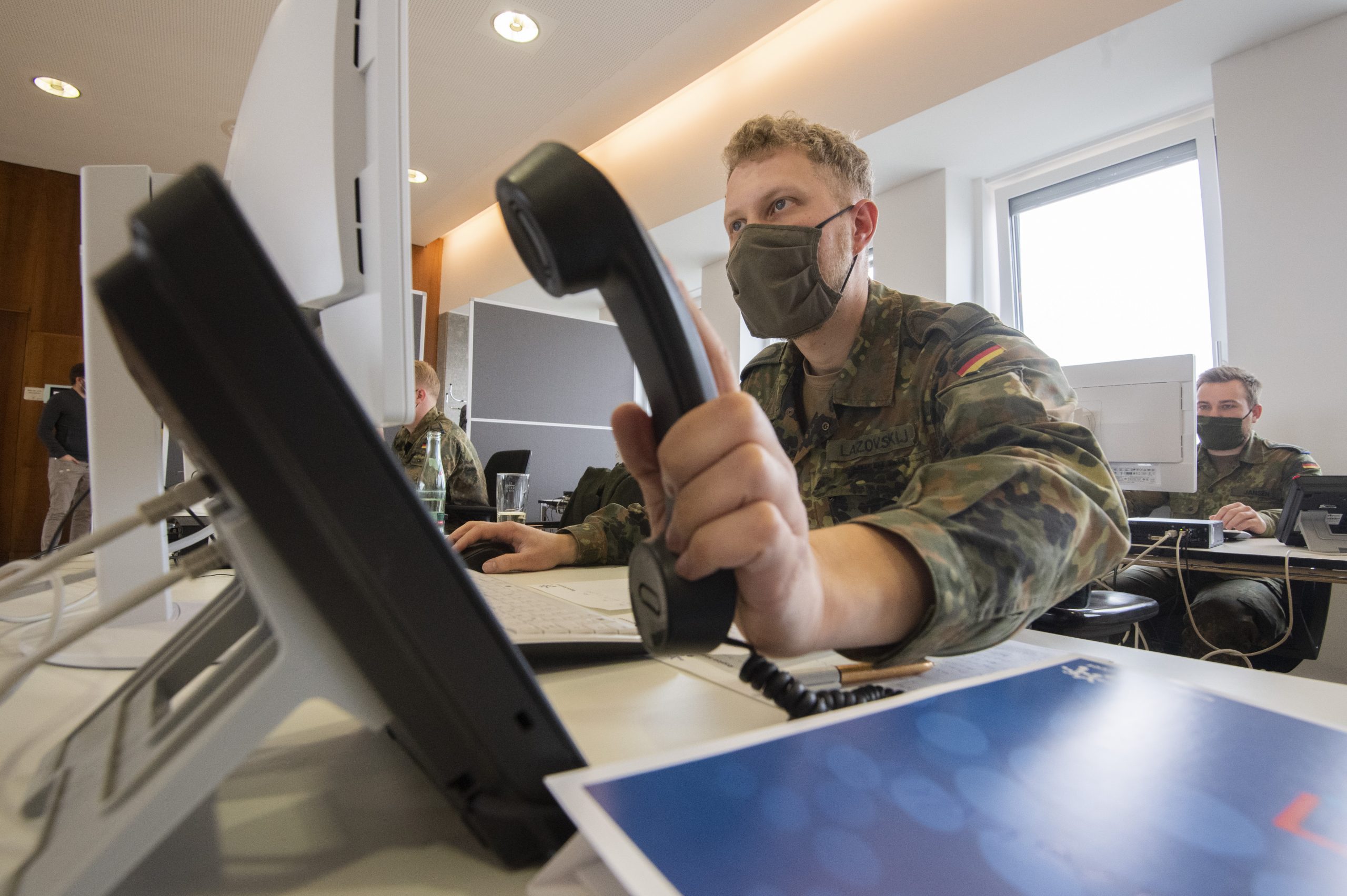 Soldaten der Bundeswehr helfen bei der Nachverfolgung von Infektionsketten von dem Coronavirus