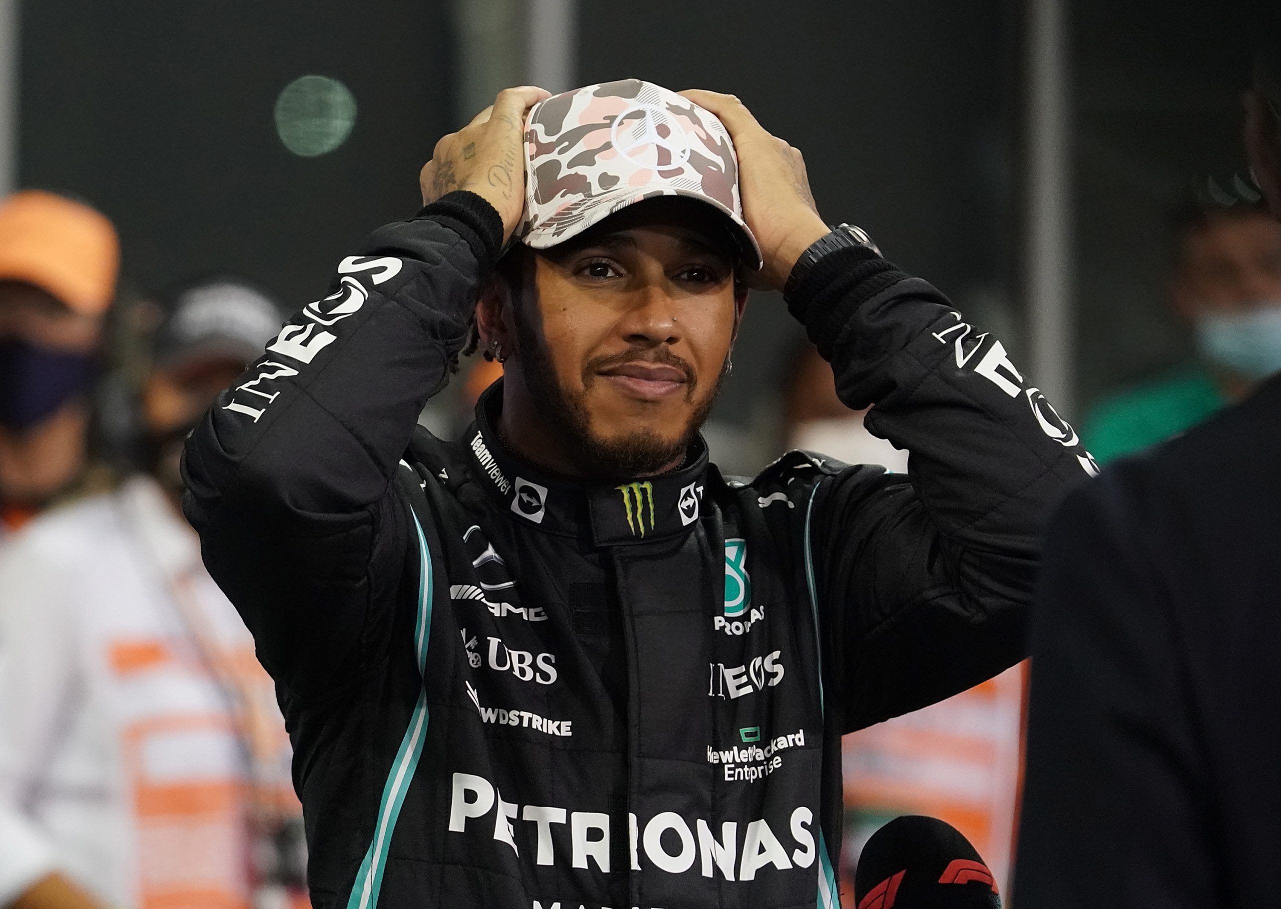 Ob Lewis Hamilton weiter in der Formel 1 fährt, hängt offenbar davon ab, wie die FIA mit dem umstrittenen Rennleiter Michael Masi umgeht. (Archivbild)