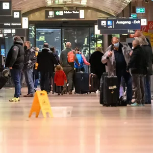 177 Passagiere konnten am 23. Dezember 2021 ihre Reise nicht antreten (Symbolbild)