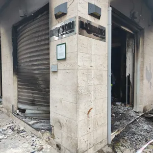 Dieser Friseurladen in San Severo wurde von der Mafia attackiert.