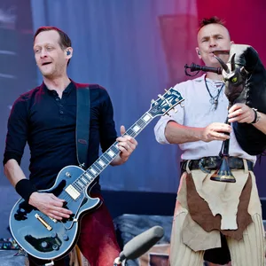 Boris „Yellow“ Pfeiffer (r.) bei einem Live-Auftritt mit „In Extremo“. (Archivbild)
