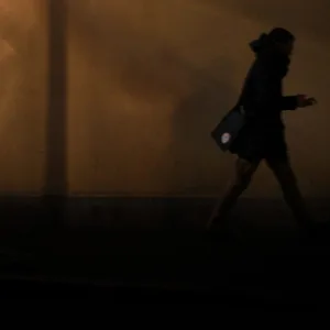 Eine junge Frau wurde am Samstagabend auf dem Heimweg von einem Mann angegriffen. (Symbolbild)