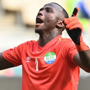 Mohamed Kamara freut sich nach dem 0:0 von Sierra Leone gegen Algerien.