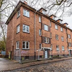Dieses Bergedorfer Backstein-Haus aus den 30ern soll einem vierstöckigen Neubau mit 20 Wohnungen weichen.