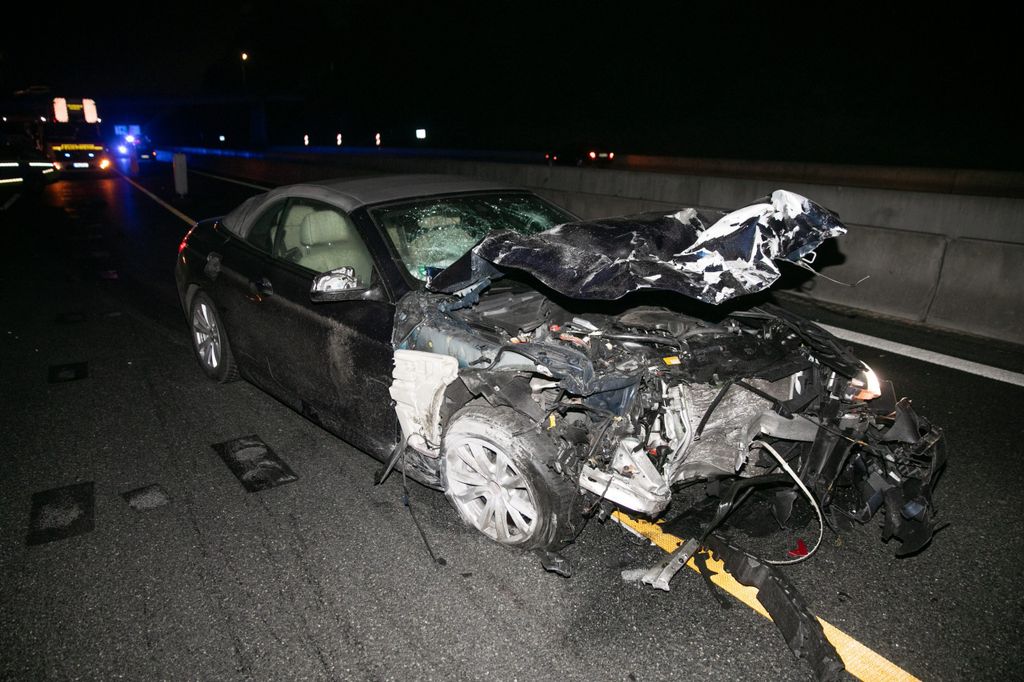Unfall auf der A1: Der Wagen des Unfallfahrers