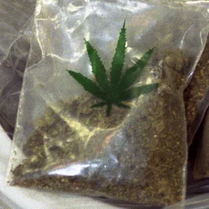 Statt Pommes Frites fanden Polizisten über 270 Gramm Marihuana. (Symbolfoto)