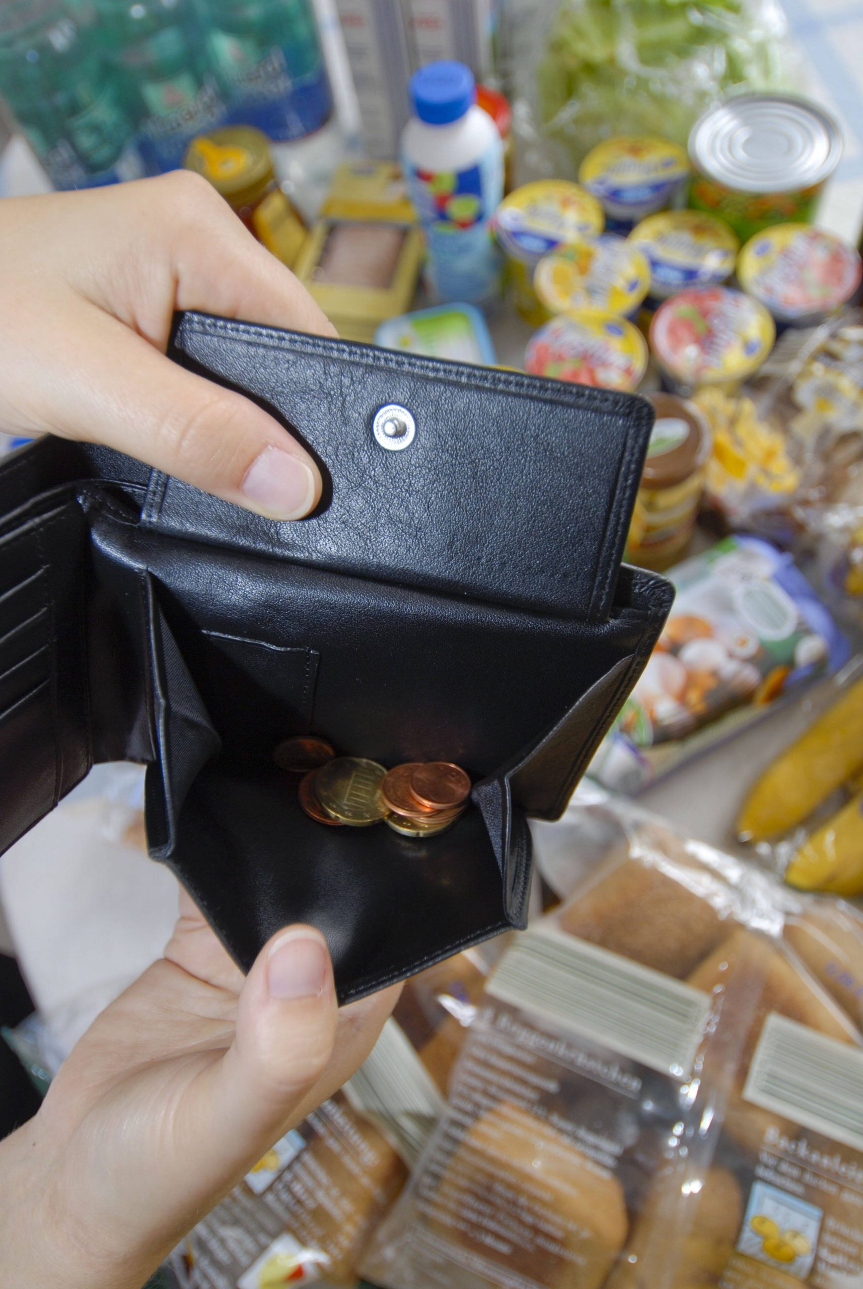 Wer wenig Geld hat, leidet unter der Pandemie noch mehr.
