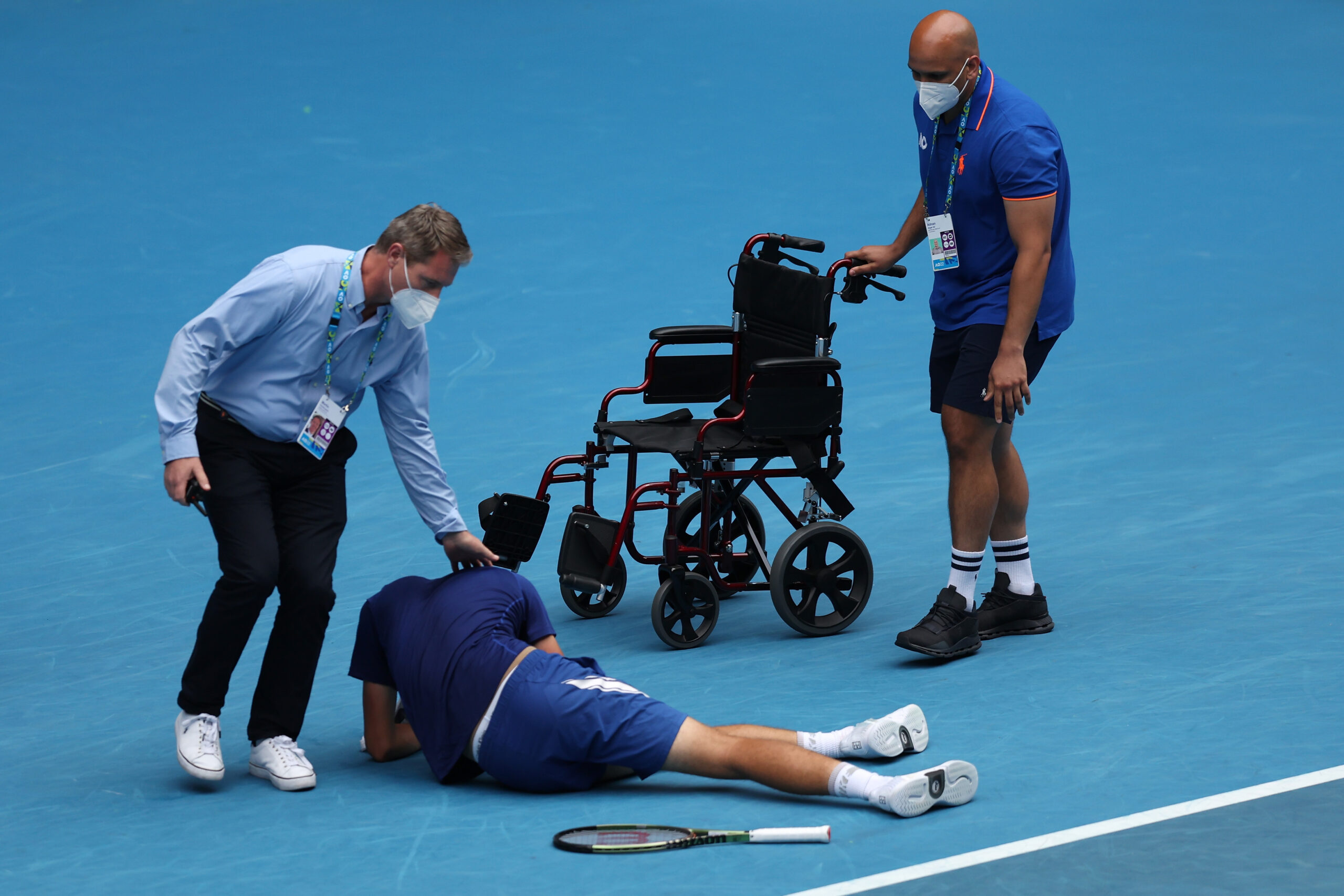 Dramatische Szenen im Finale der Australien Open. Mensik bricht zusammen.