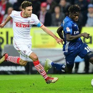HSV-Profi Bakery Jatta (r.) und Kölns Jonas Hector