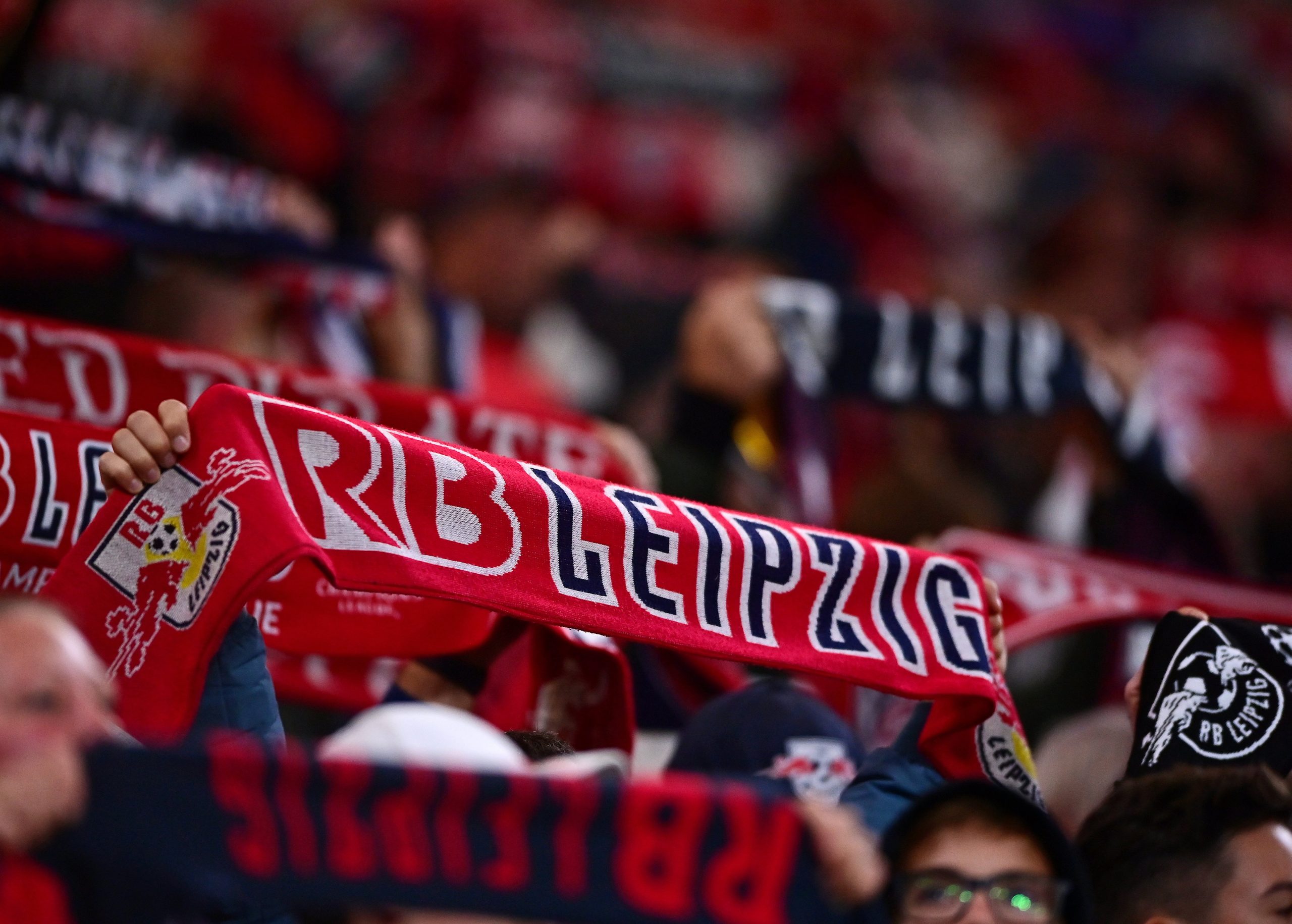 Fans vom Bundesliga-Klub RB Leipzig klagen gegen Zuschauerbeschränkungen.