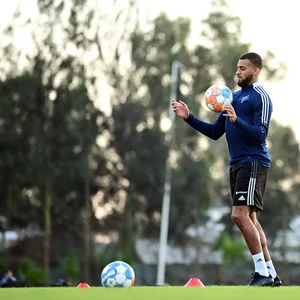 Josha Vagnoman bei der ersten Einheit im HSV-Trainingslager in Sotogrande.