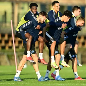 Auf die Plätze, fertig, los. Wer schafft es beim HSV in die Startelf?