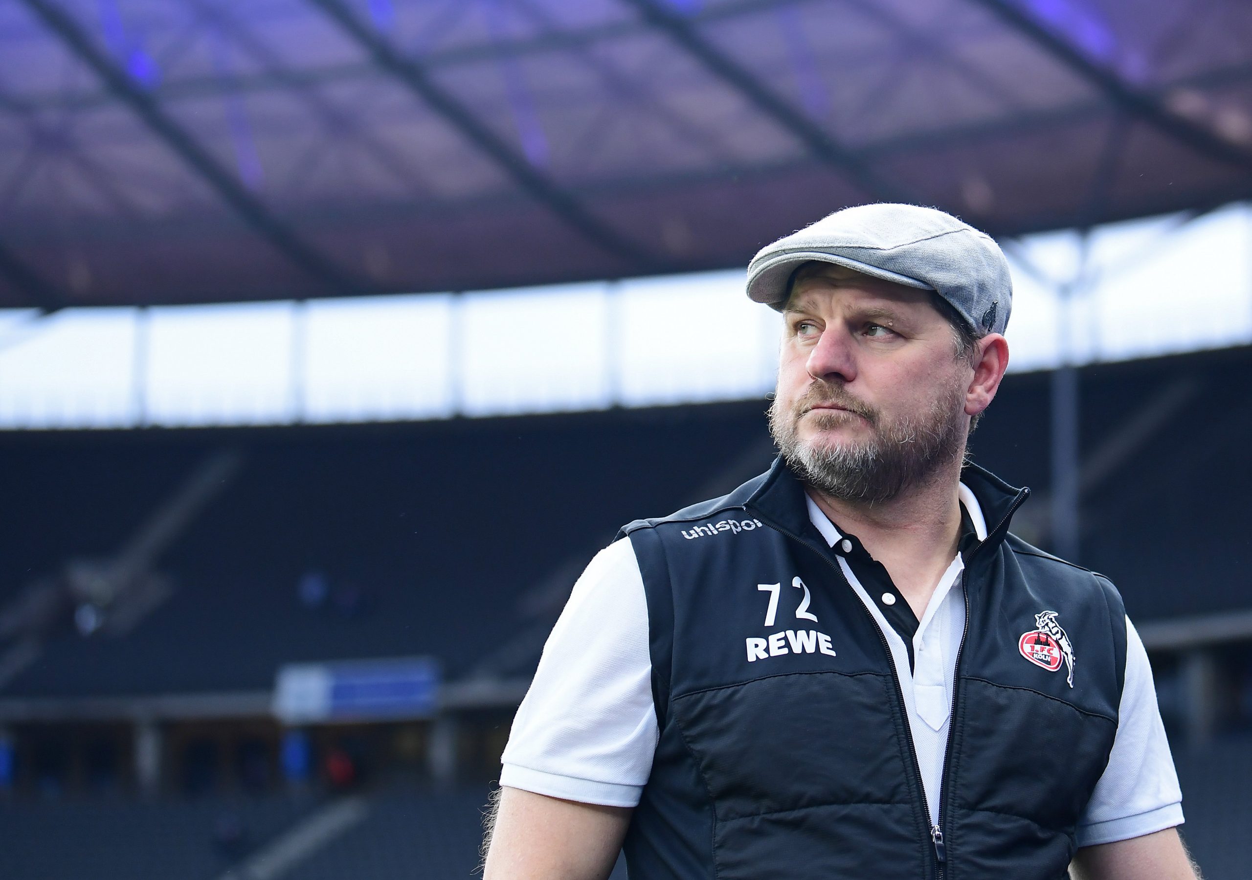 Köln-Trainer Steffen Baumgart ist bekennender HSV-Fan, am Dienstag will er die Hamburger jedoch ärgern.