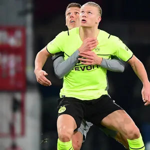 Jakov hat dich lieb: Medic gegen Erling Haaland.