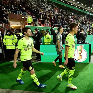 Beim Pokalkracher des FC St. Pauli gegen den BVB durften immerhin 2000 Fans ins Stadion.