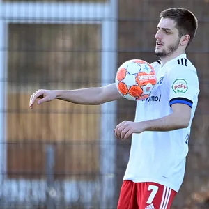 Giorgi Chakvetadze feierte im Testspiel gegen den FC Midtjylland (1:5) sein HSV-Debüt.