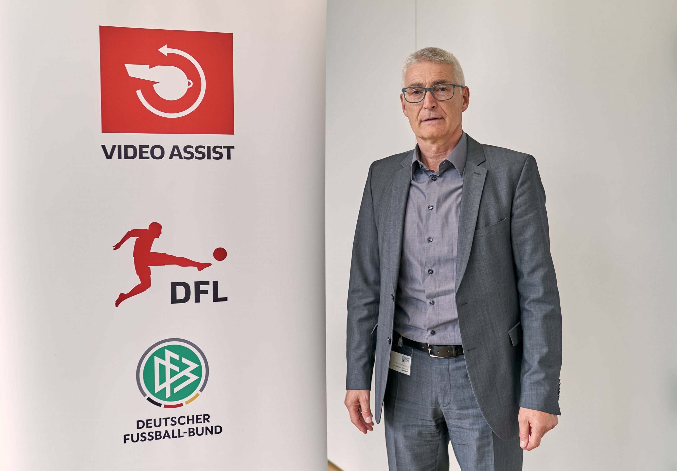 DFB-Schiedsrichter-Chef Lutz Michael Fröhlich spricht über Impfungen.