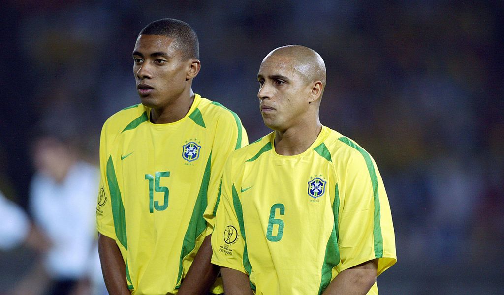 Roberto Carlos (r.) und Kleberson beim WM-Finale 2002 gegen Deutschland.